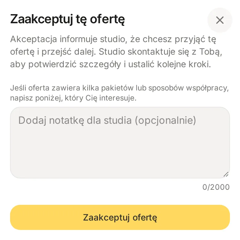Okno Zaakceptuj tę ofertę na telefonie z wyjaśnieniem, że studio skontaktuje się, żeby ustalić kolejne kroki, polem na notatkę i przyciskiem Zaakceptuj ofertę