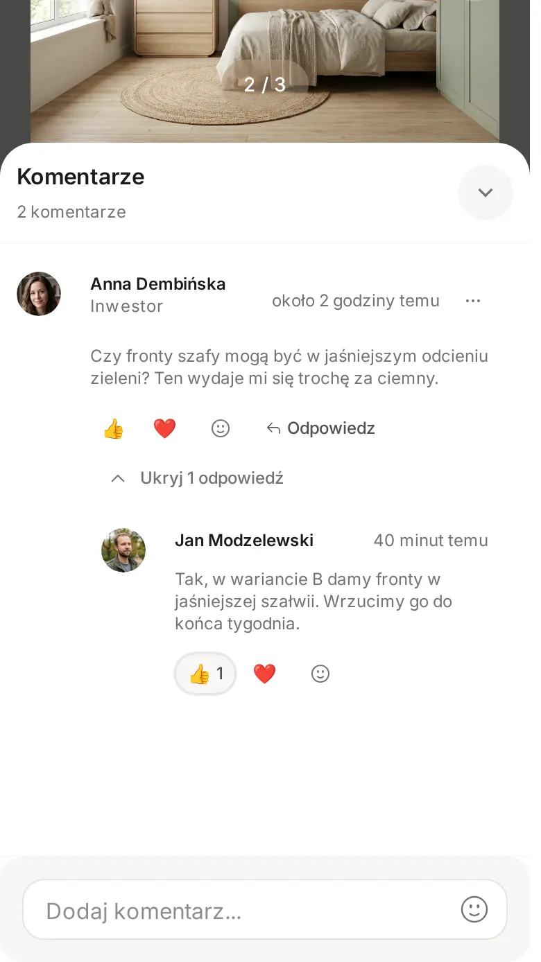 Wizualizacja sypialni na telefonie z otwartym panelem Komentarze: pytanie inwestorki Anny Dembińskiej o jaśniejsze fronty szafy, odpowiedź Jana Modzelewskiego ze studia i pole Dodaj komentarz