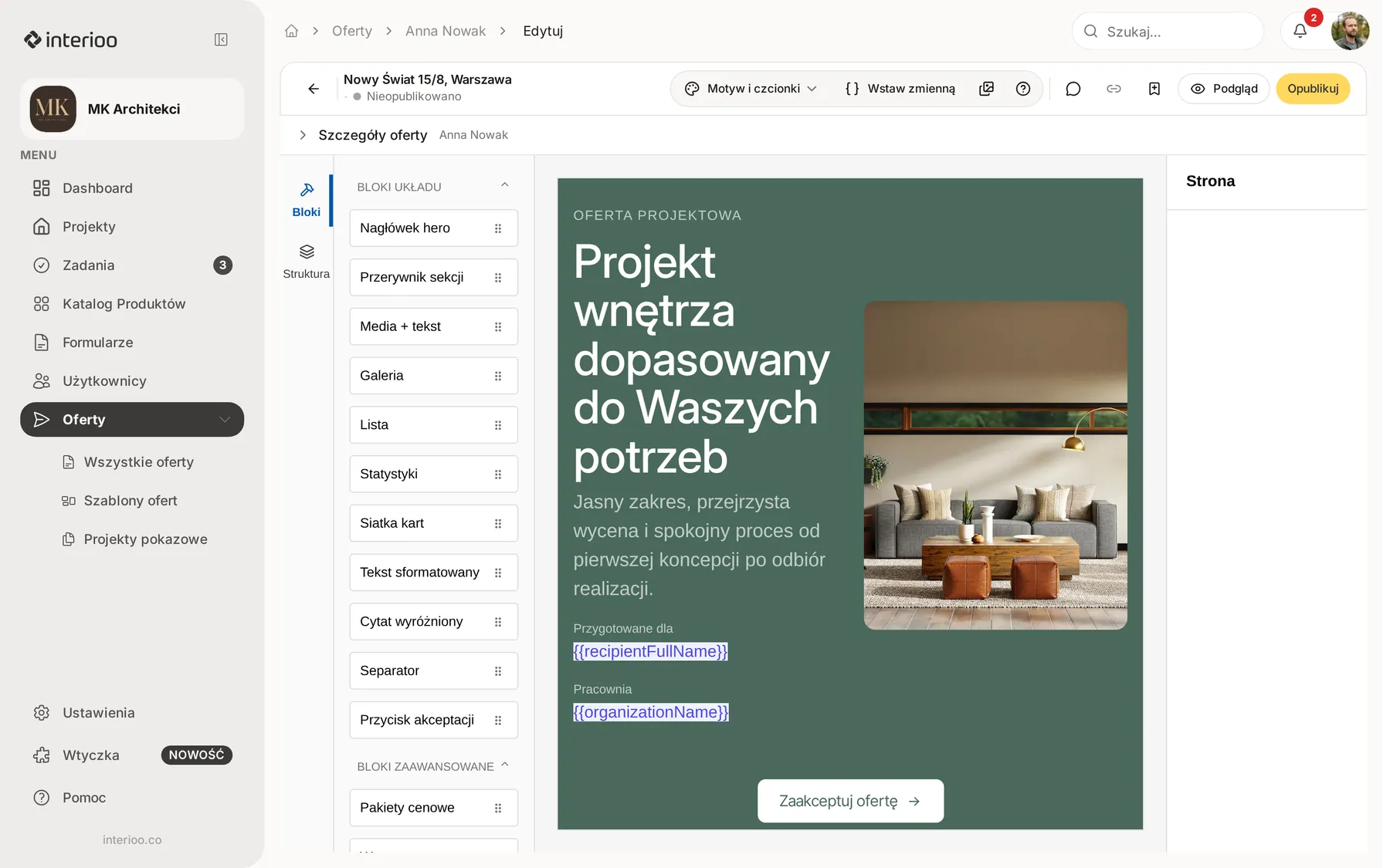 Edytor oferty z listą bloków po lewej, podglądem strony pośrodku i paskiem narzędzi z przyciskami Motyw i czcionki, Wstaw zmienną, Podgląd i Opublikuj