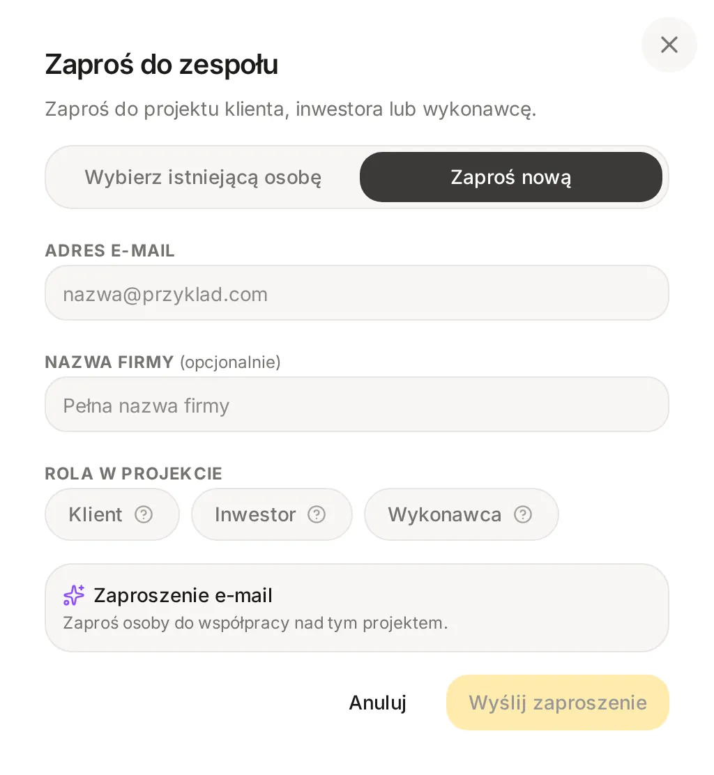Okno Zaproś do zespołu na karcie Zaproś nową z polami Adres e-mail, Nazwa firmy i wyborem roli w projekcie: Klient, Inwestor, Wykonawca